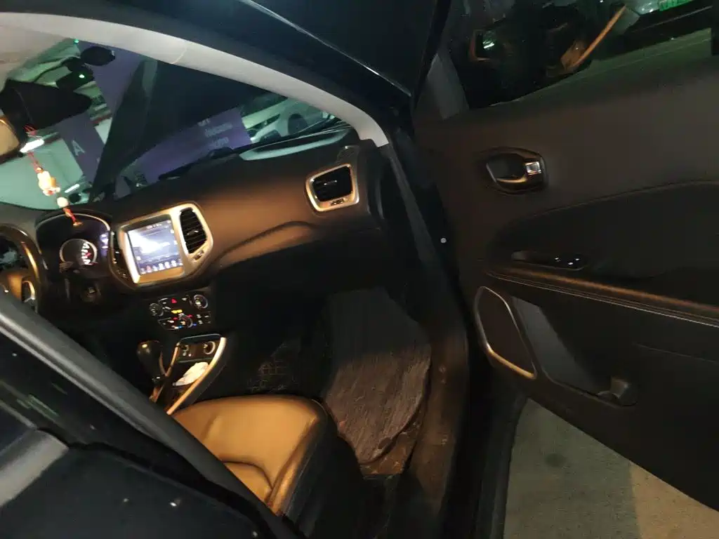 Jeep Compass — миниатюра 19