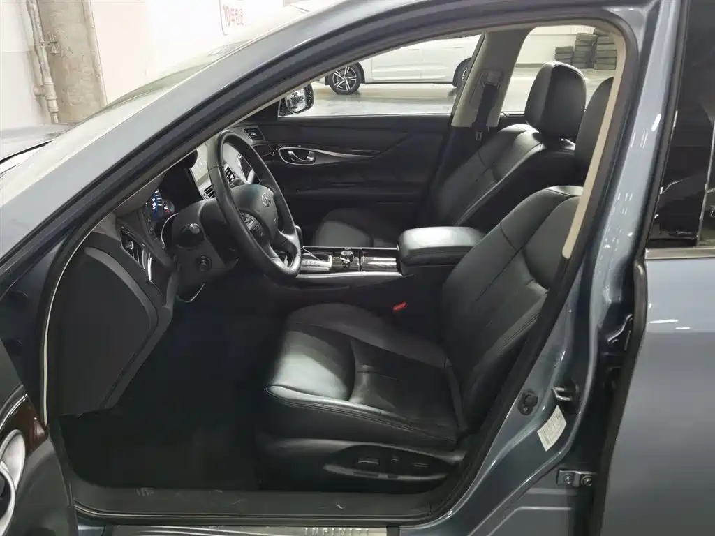 Infiniti Q70 2019 Q70L 2.0T Enjoy