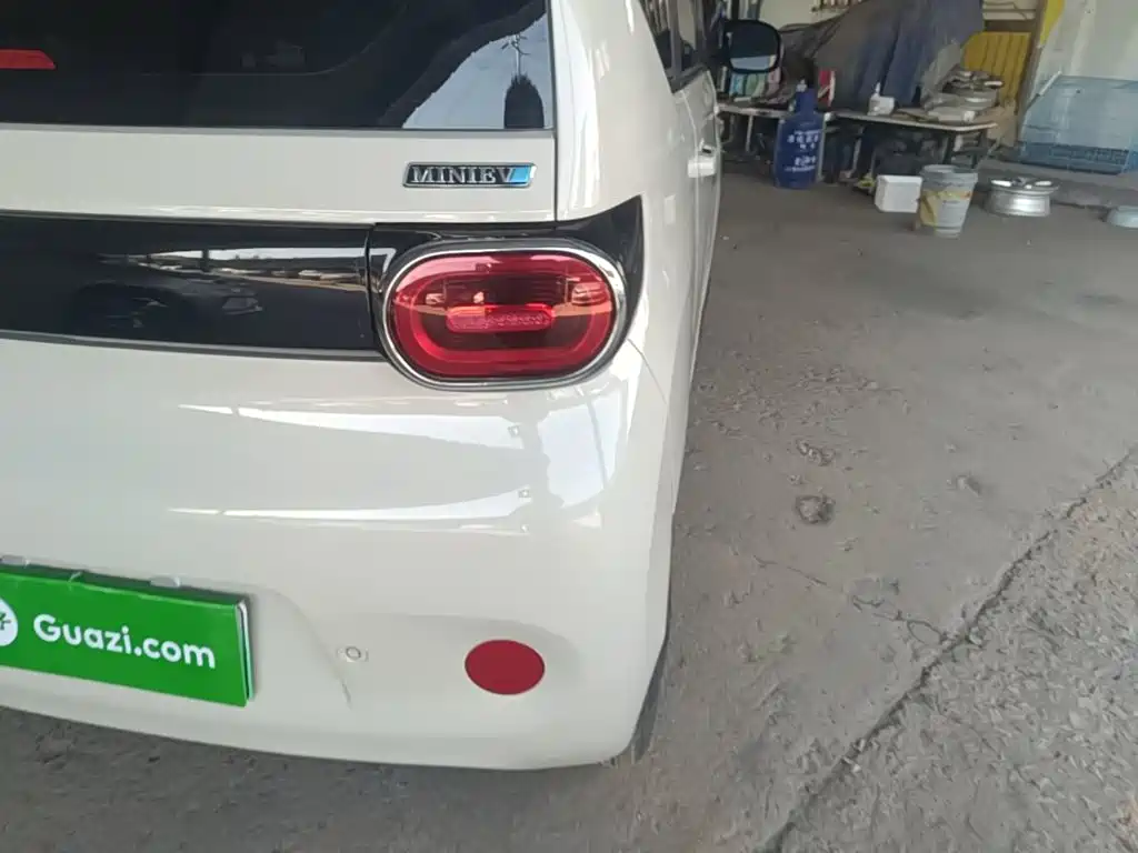 Wuling MINIEV — миниатюра 8