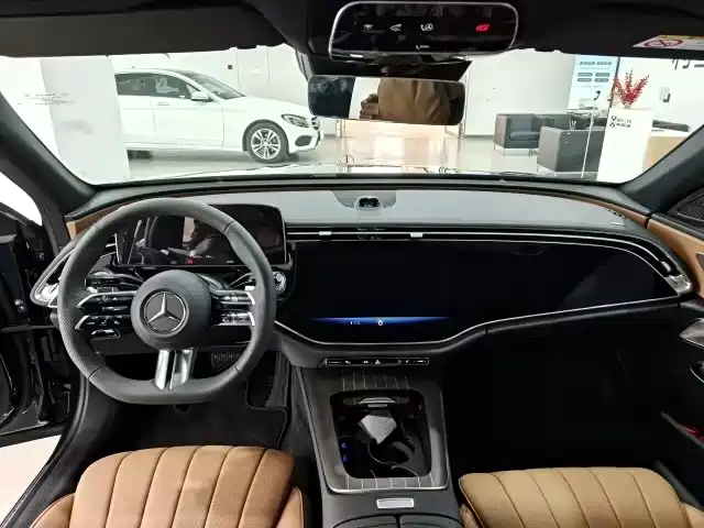 Mercedes-Benz E-Class — миниатюра 9