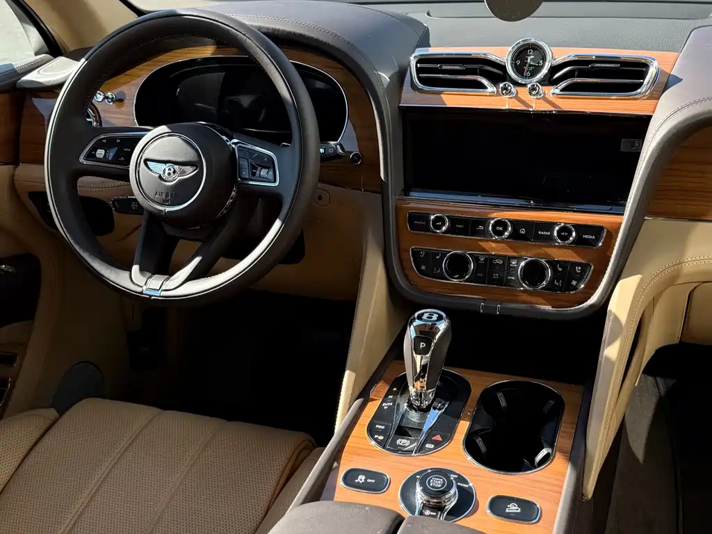 Bentley Bentayga — миниатюра 7