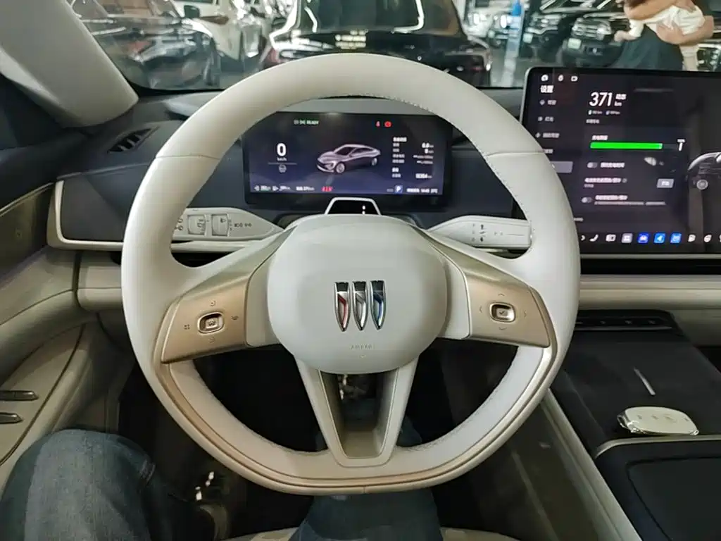 Buick Electra L7 — миниатюра 11