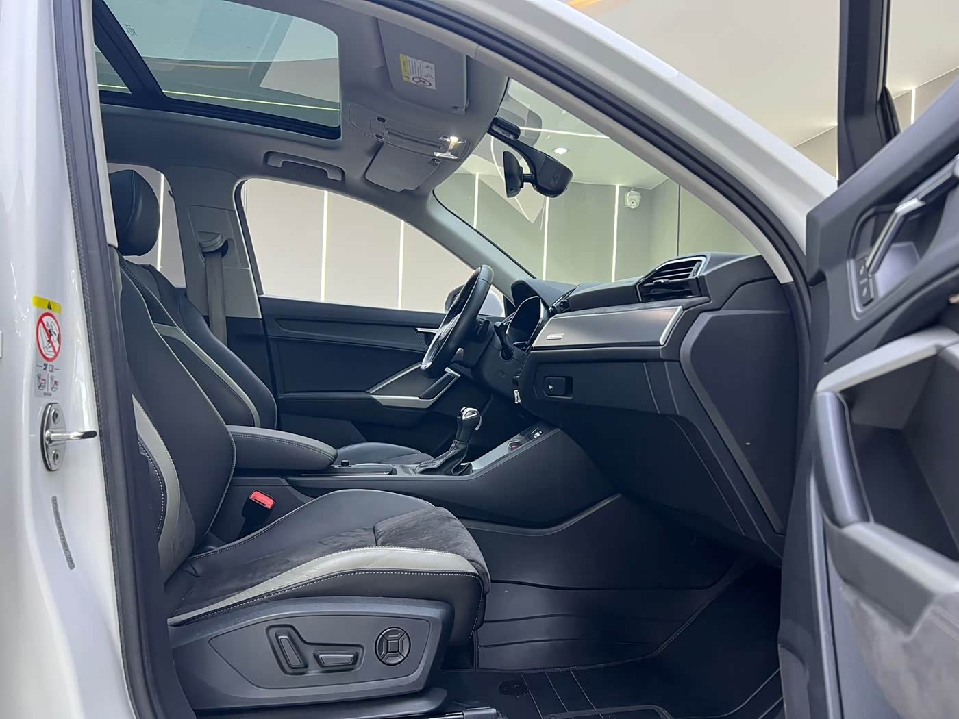 Audi Q3 1.4 л 2022 г. Белый, пробег 39000 км