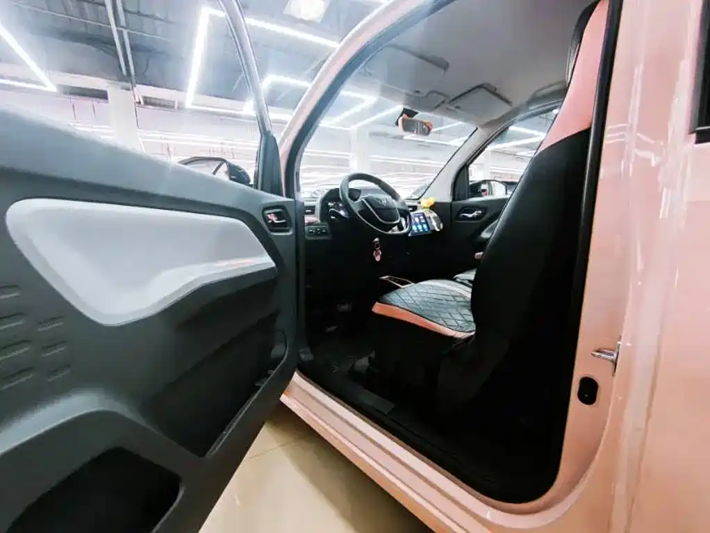 Wuling MINIEV — миниатюра 10