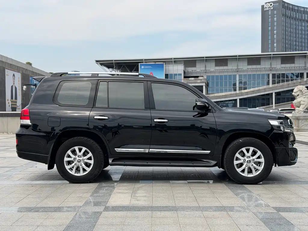 Toyota Land Cruiser 2018 4.6L