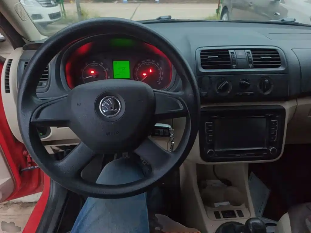 Skoda Fabia — миниатюра 10