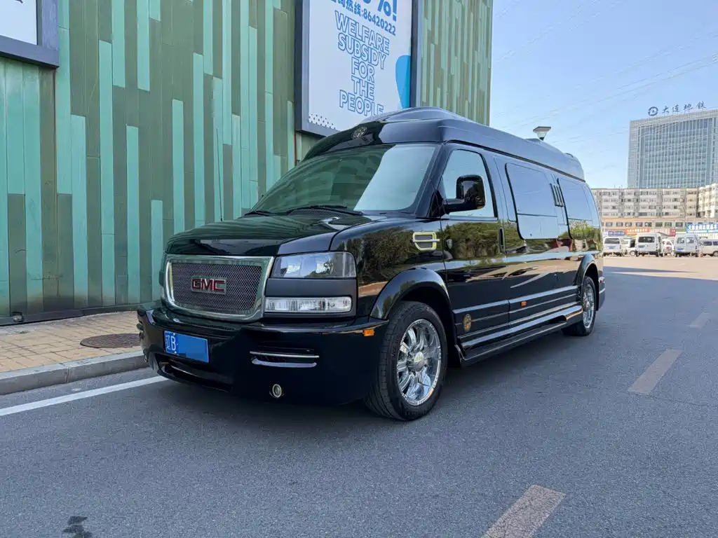 GMC Savana