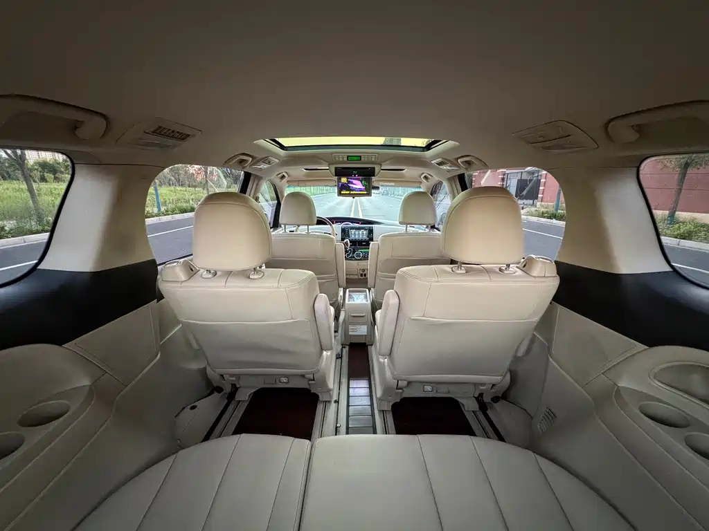 Toyota Previa — миниатюра 25