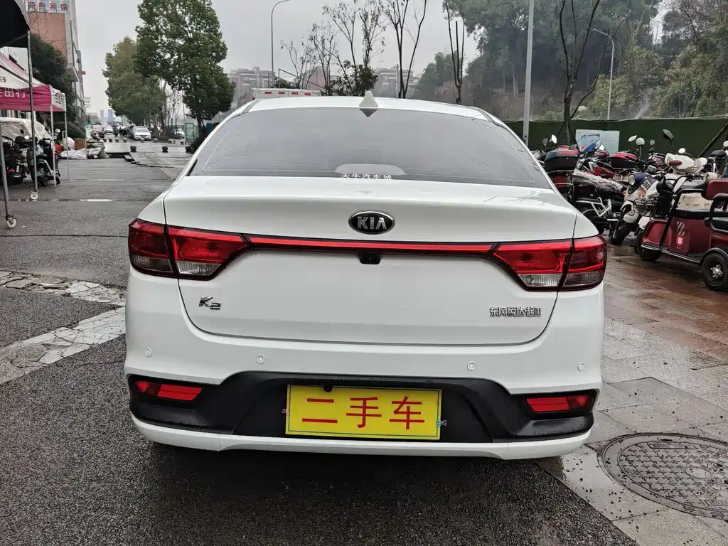 KIA K2