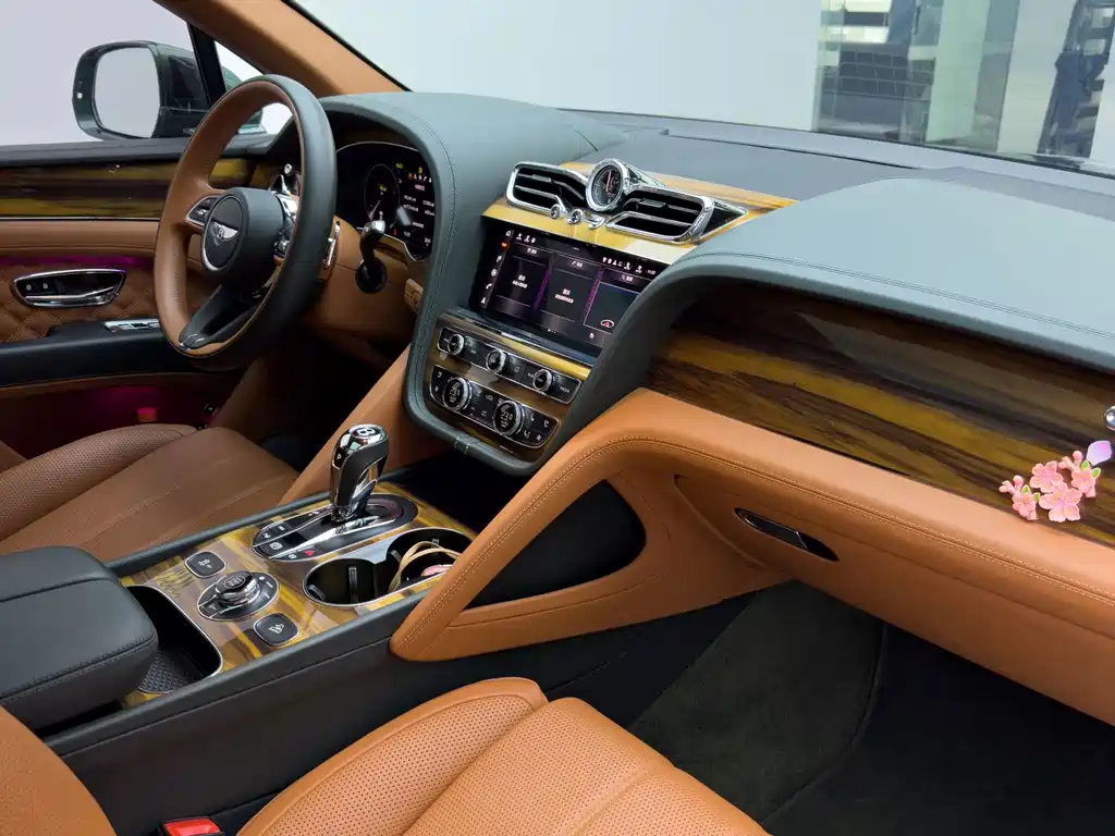 Bentley Bentayga — миниатюра 17