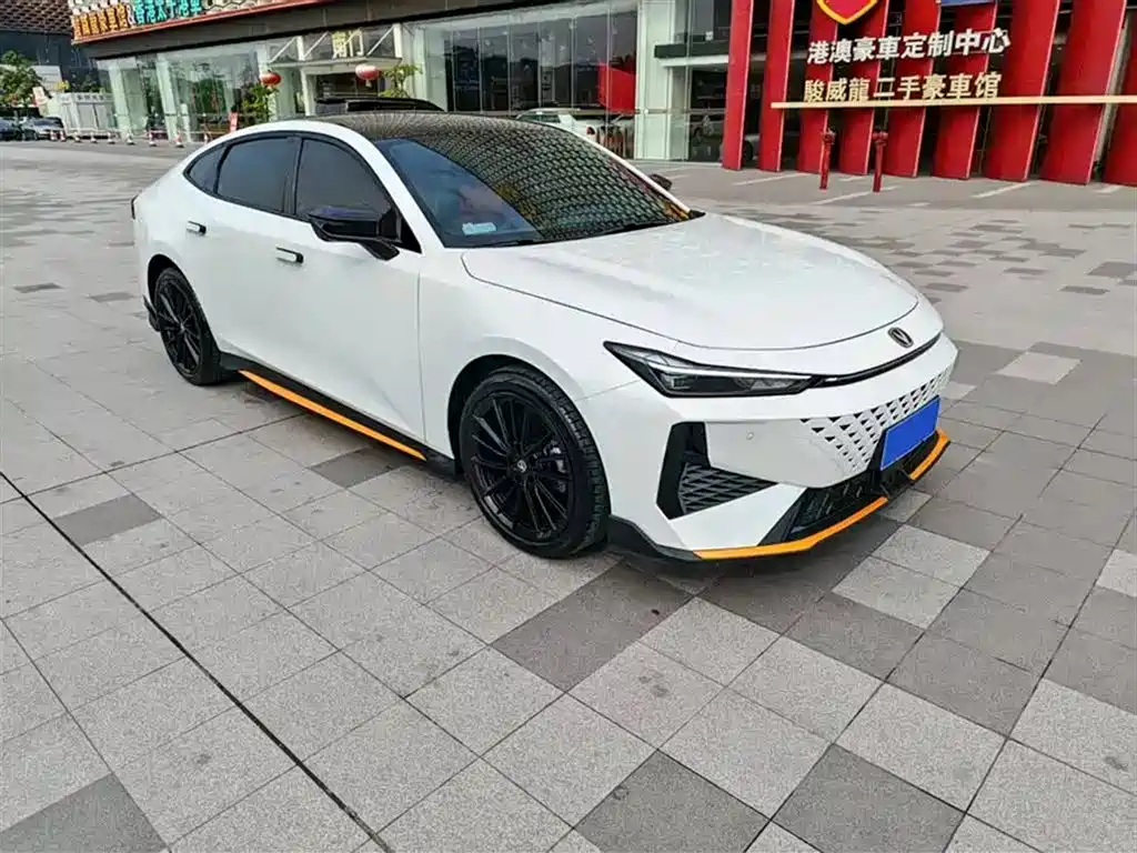 Changan UNI-V 2024 1.5T Luxury Sport