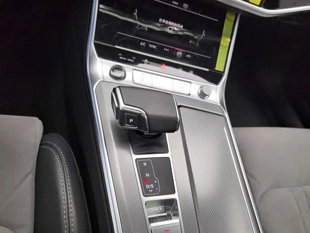 Audi A6L New Energy — миниатюра 13