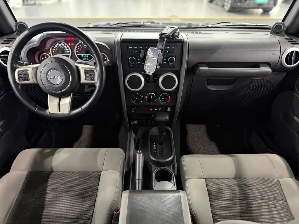 Jeep Wrangler — миниатюра 11