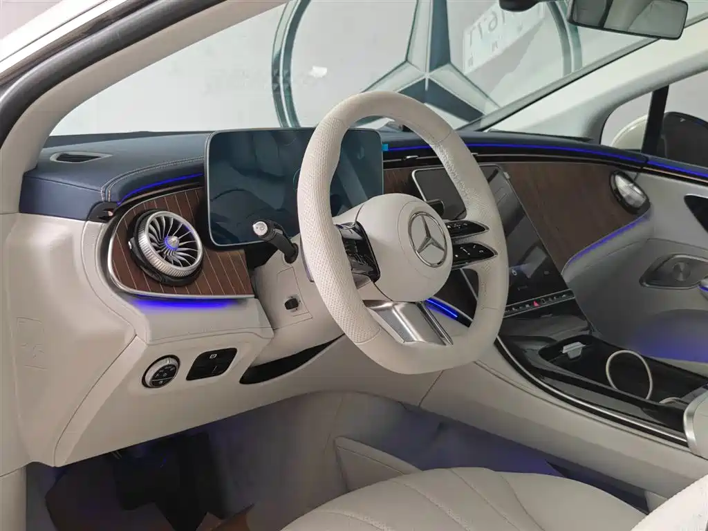 Mercedes-Benz EQE 2025 500 4MATIC
