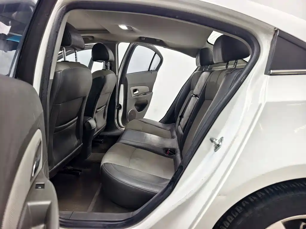 Chevrolet Cruze — миниатюра 13