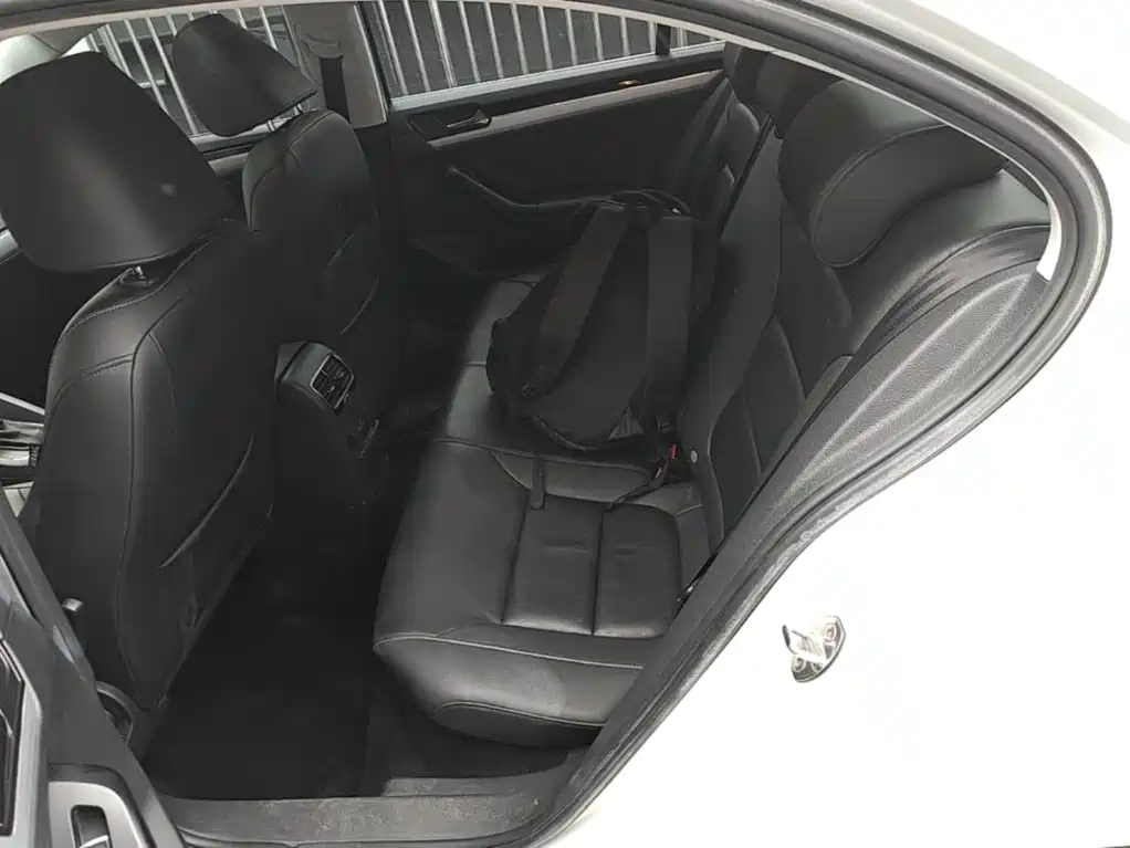 Volkswagen Sagitar — миниатюра 17