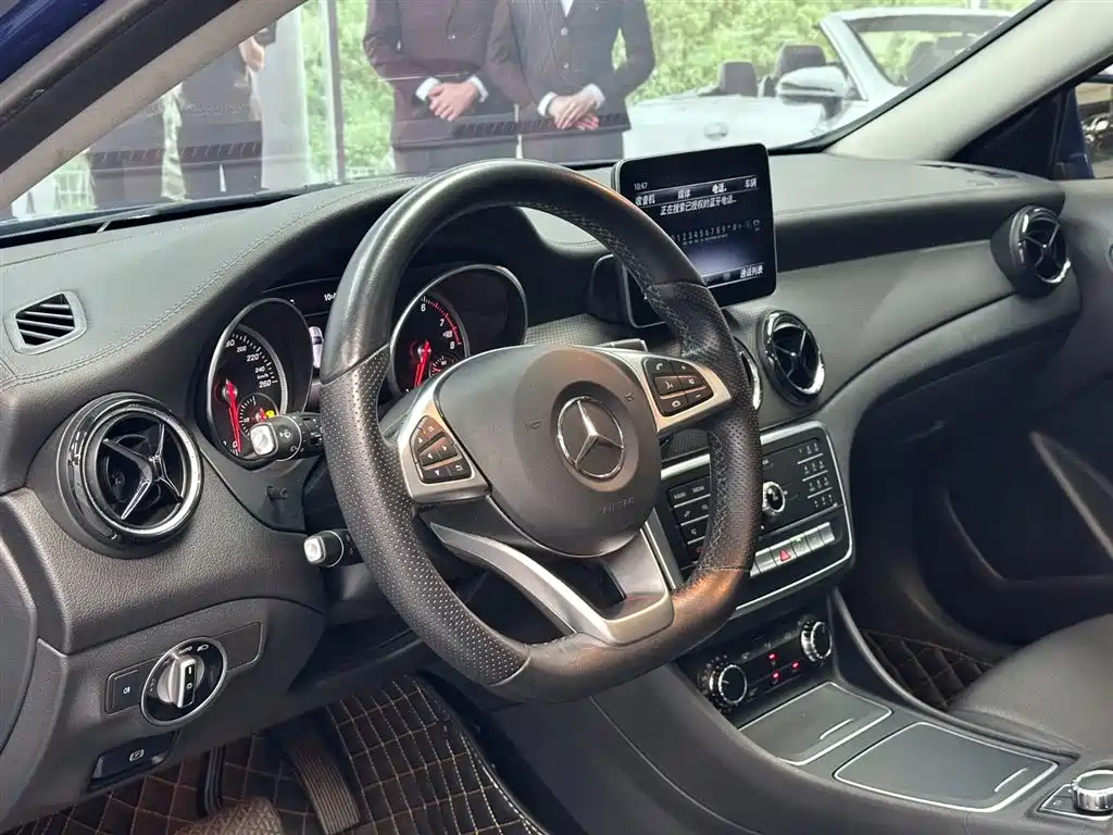 Mercedes-Benz GLA 2019 GLA 200 Fashion