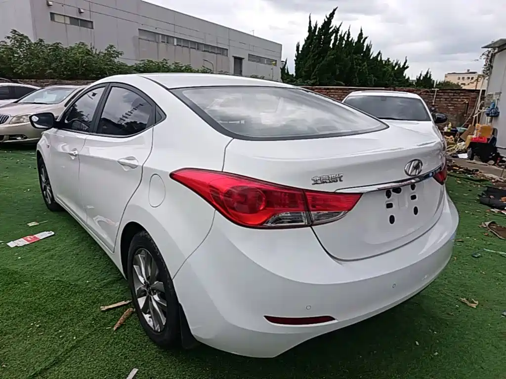 Hyundai Elantra Langdong — миниатюра 5