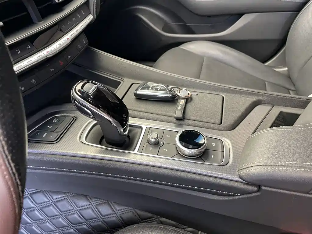 Cadillac CT5 — миниатюра 8
