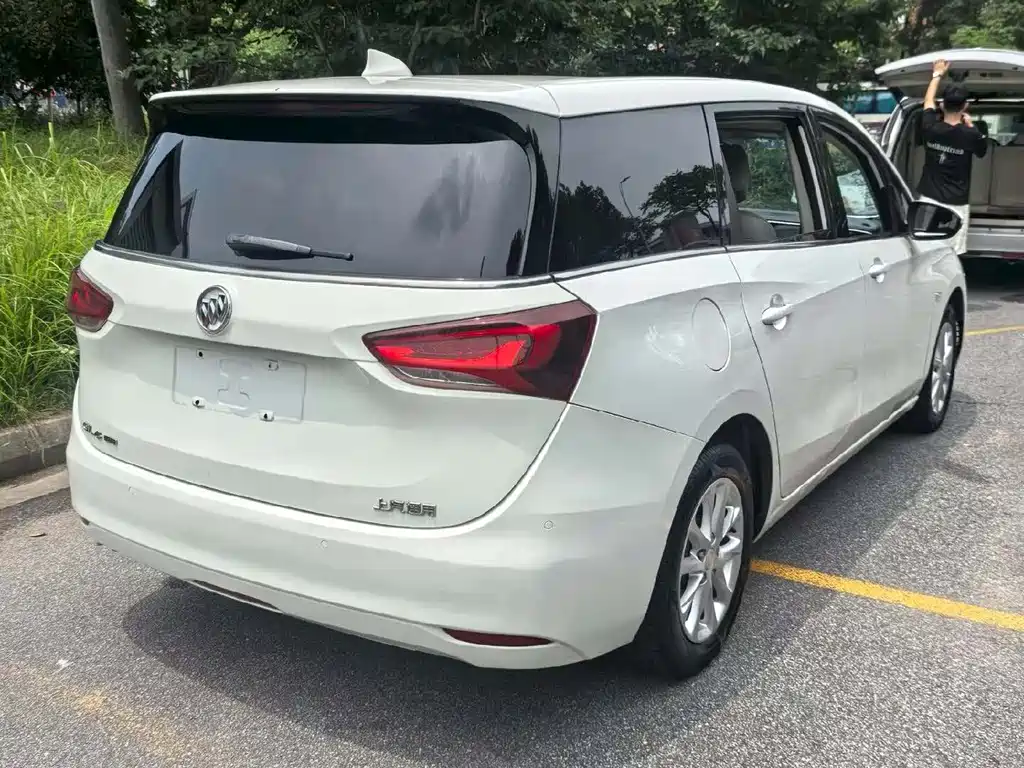 Buick GL6 2018 18T 6 мест Elite