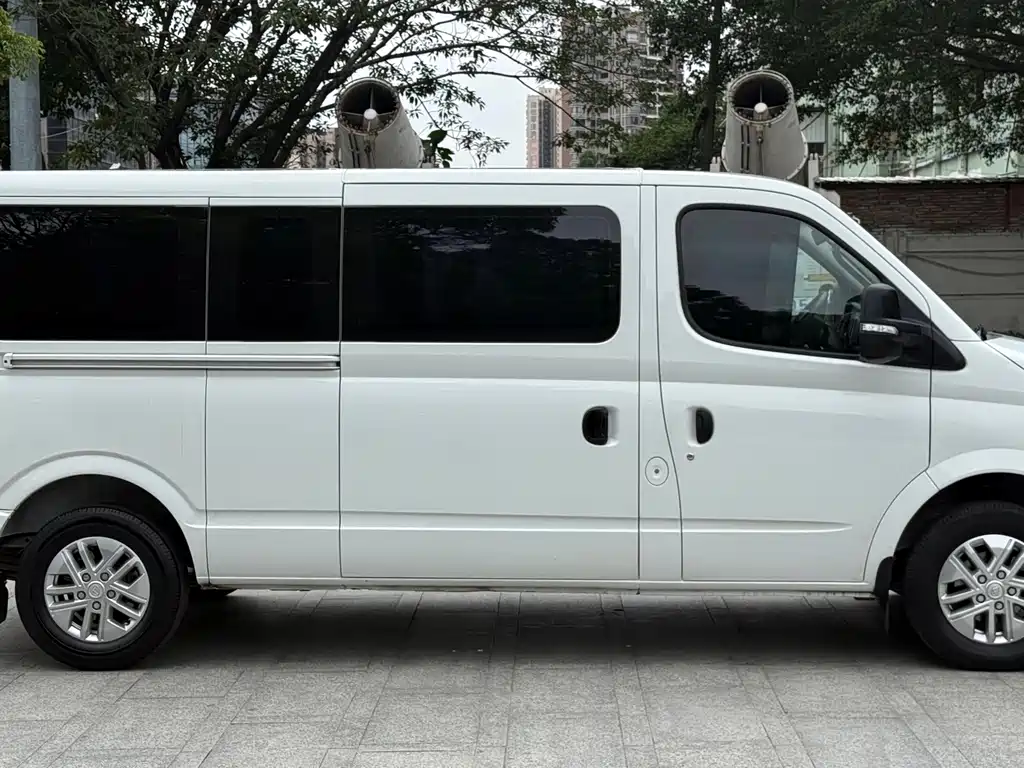 MAXUS V80 — миниатюра 8