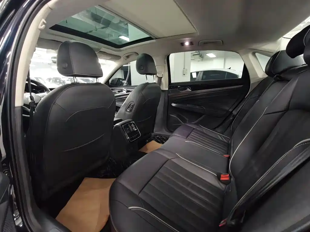 Volkswagen Passat 2022 330TSI Elite