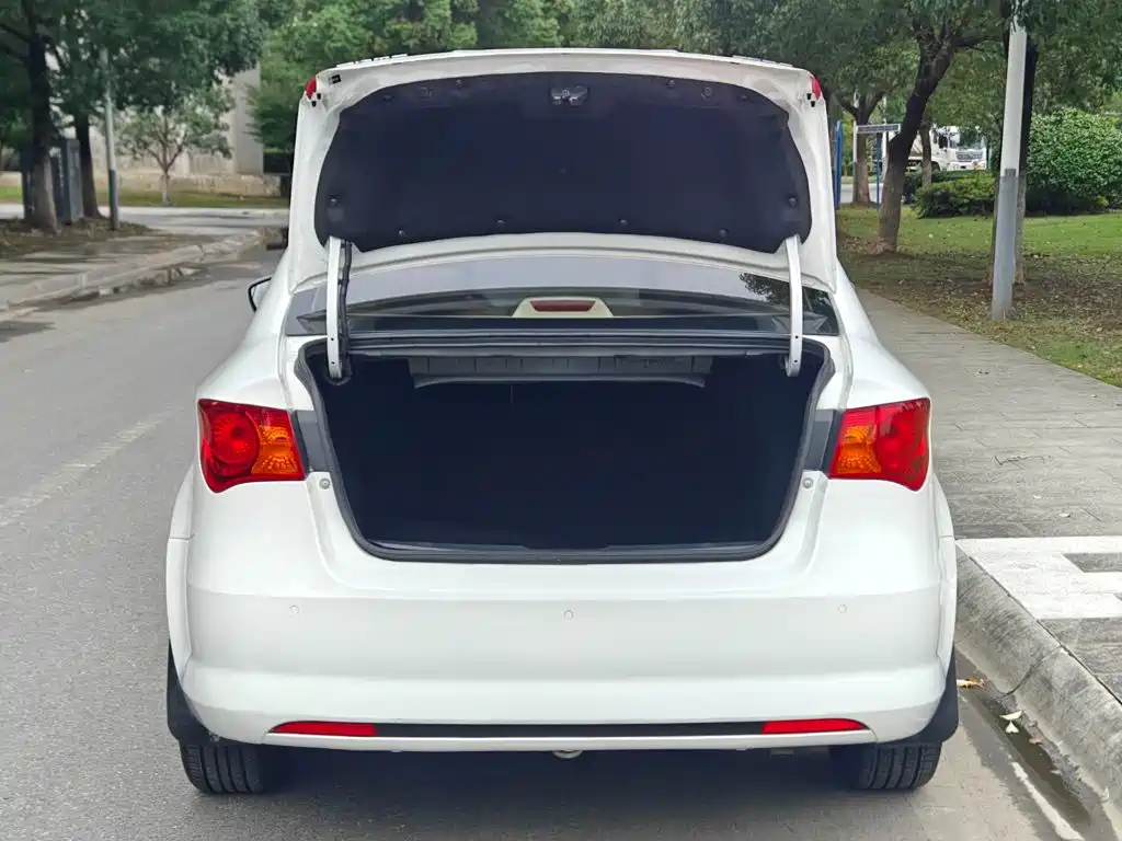 Roewe 350 — миниатюра 15