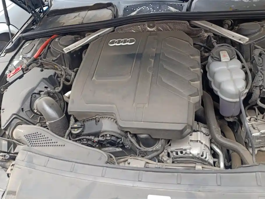 Audi A4L 2023 40 TFSI Luxury