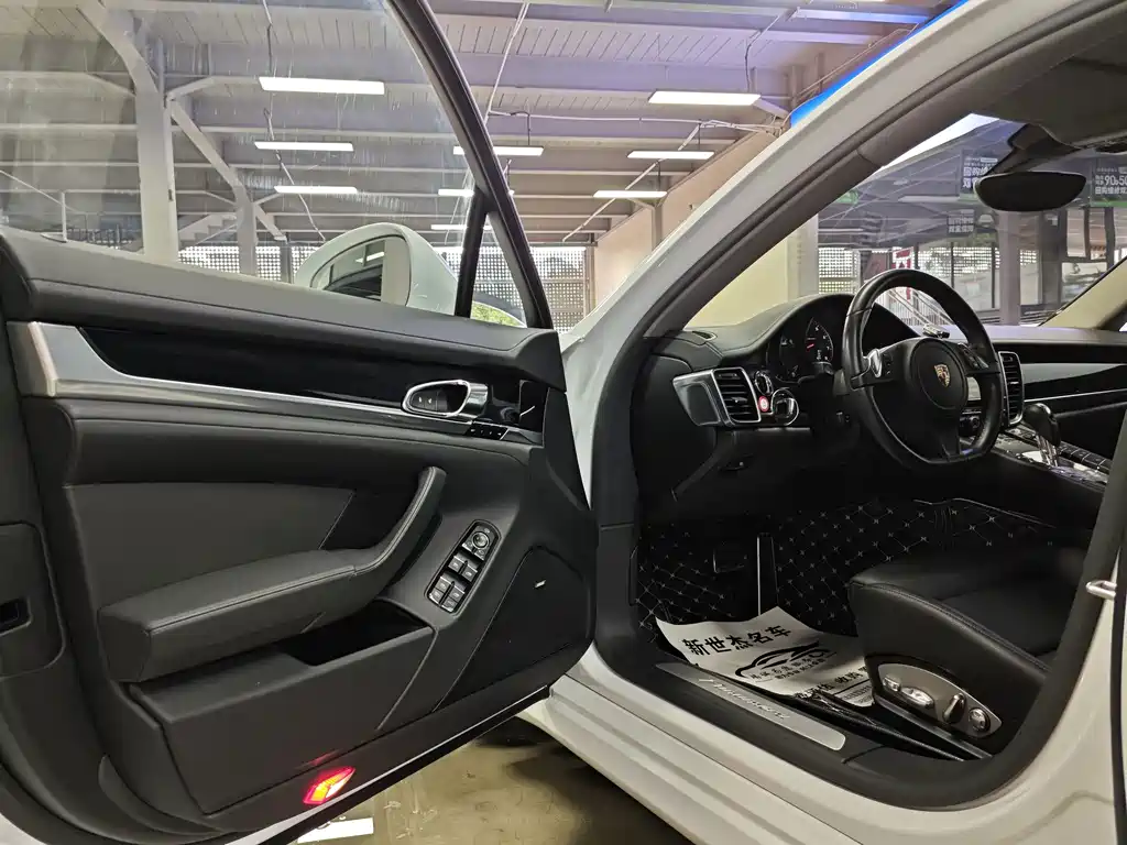 Porsche Panamera — миниатюра 4