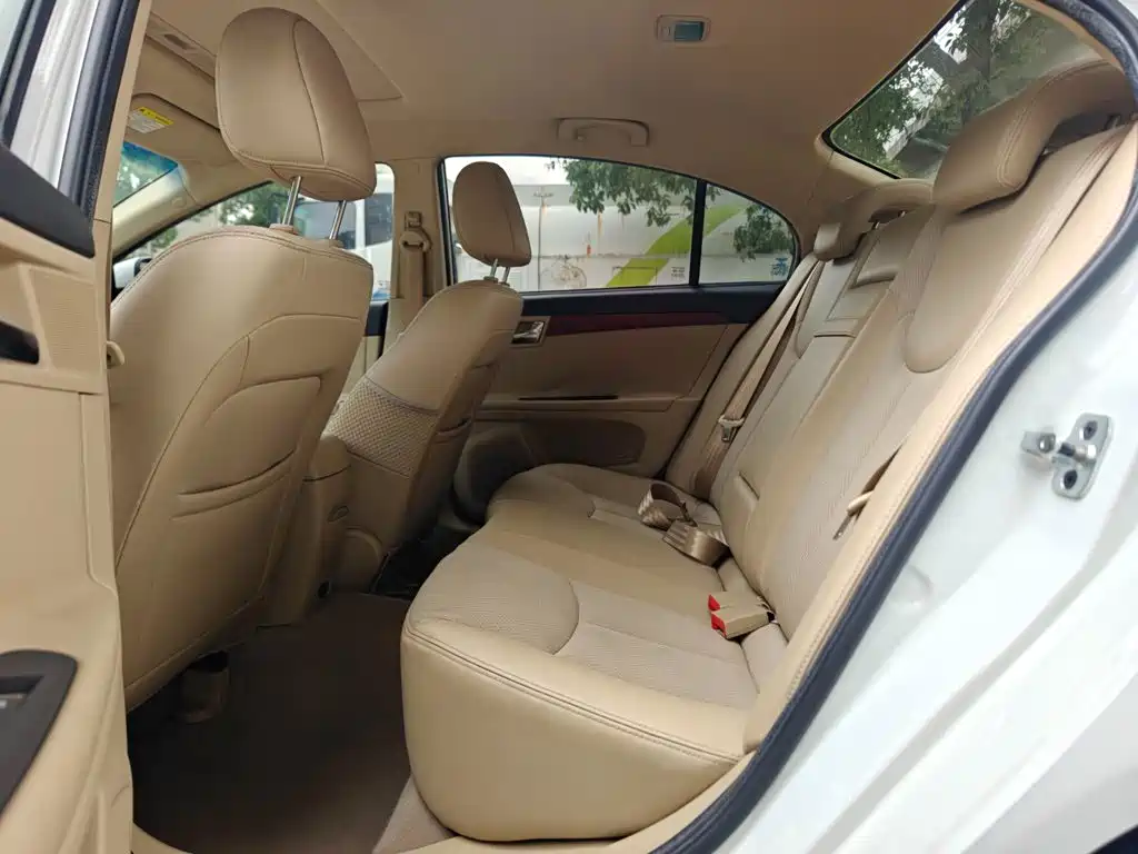 Roewe 350 — миниатюра 12