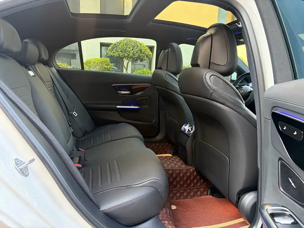 Mercedes-Benz C-Class — миниатюра 15