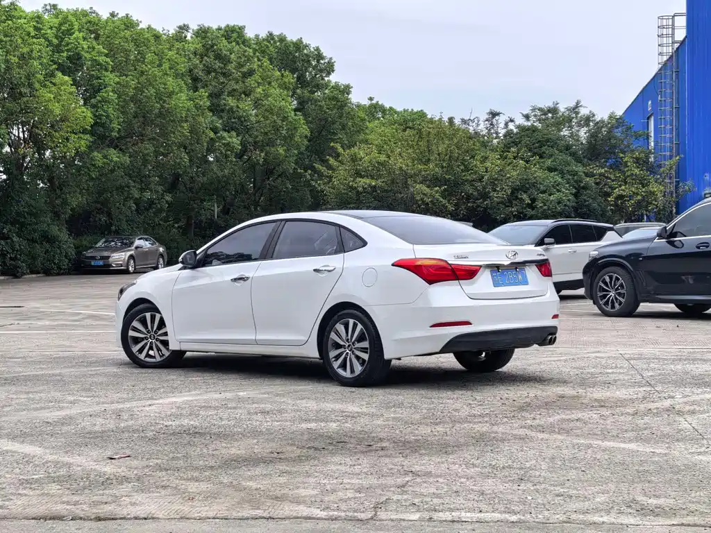 Hyundai Mistra — миниатюра 4