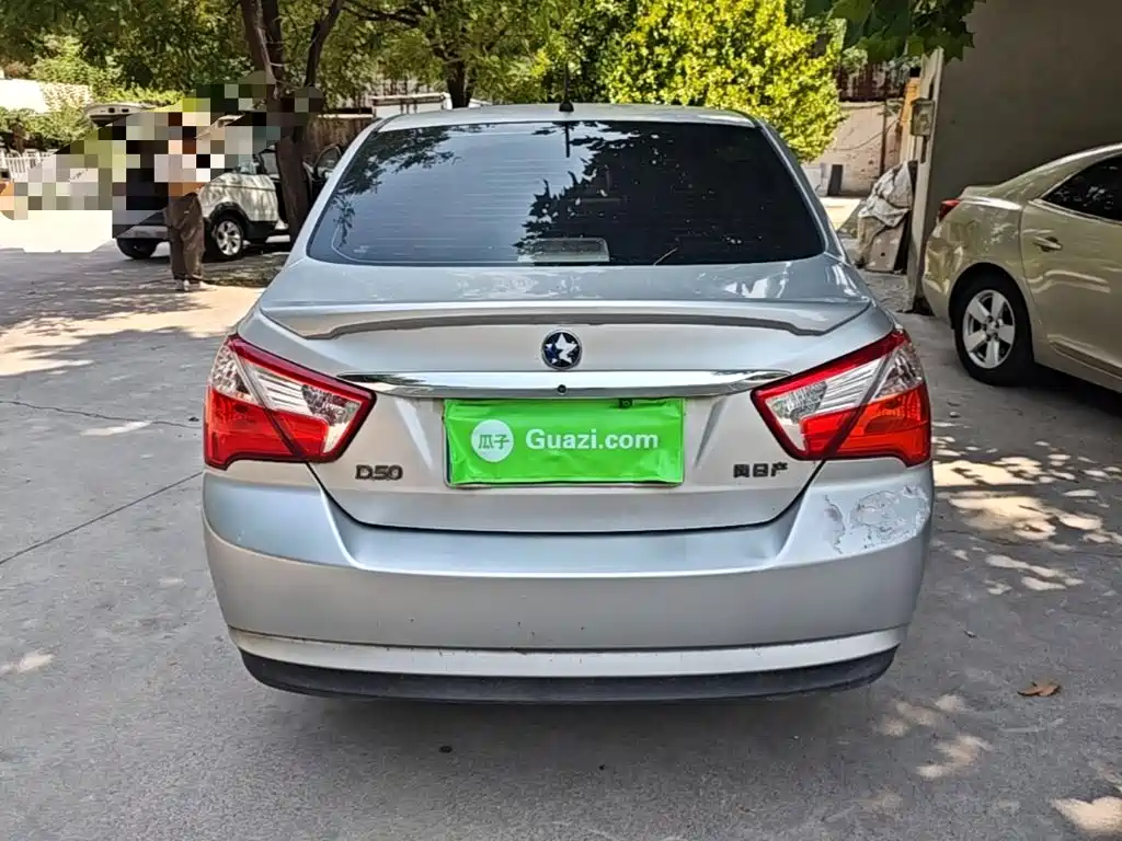 Venucia D50 2014 1.6L MT