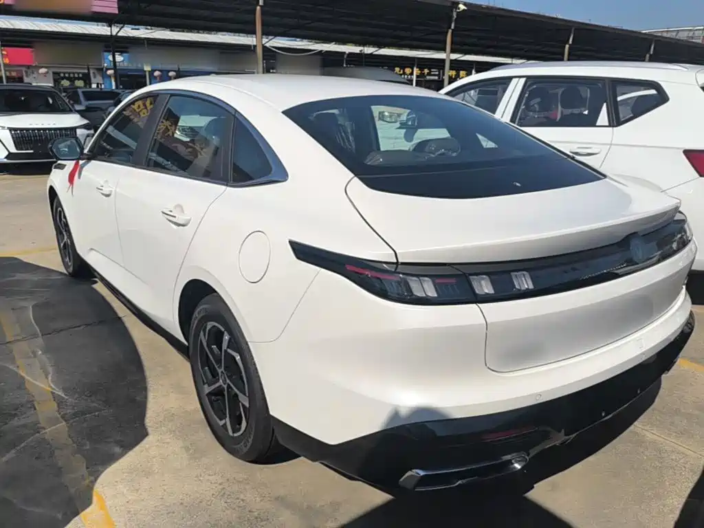 Changan Eado — миниатюра 5