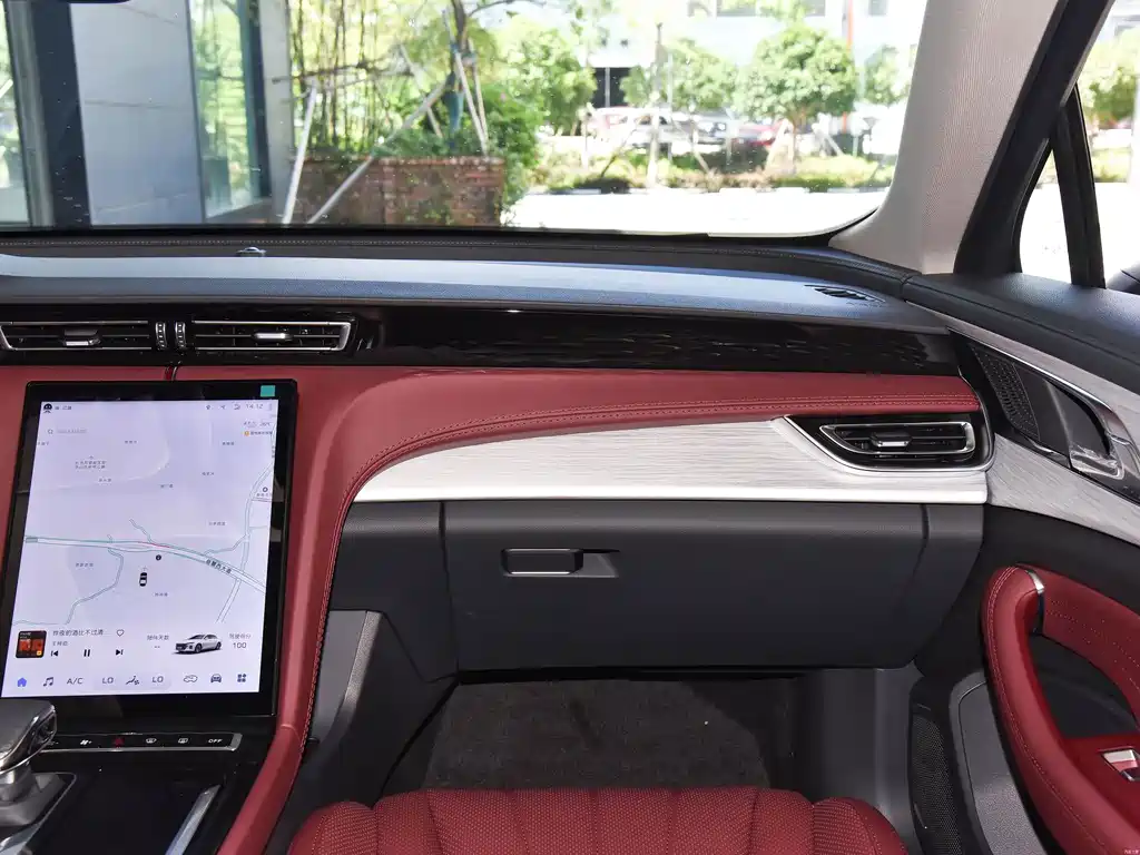 Hongqi Hongqi H5 — миниатюра 18