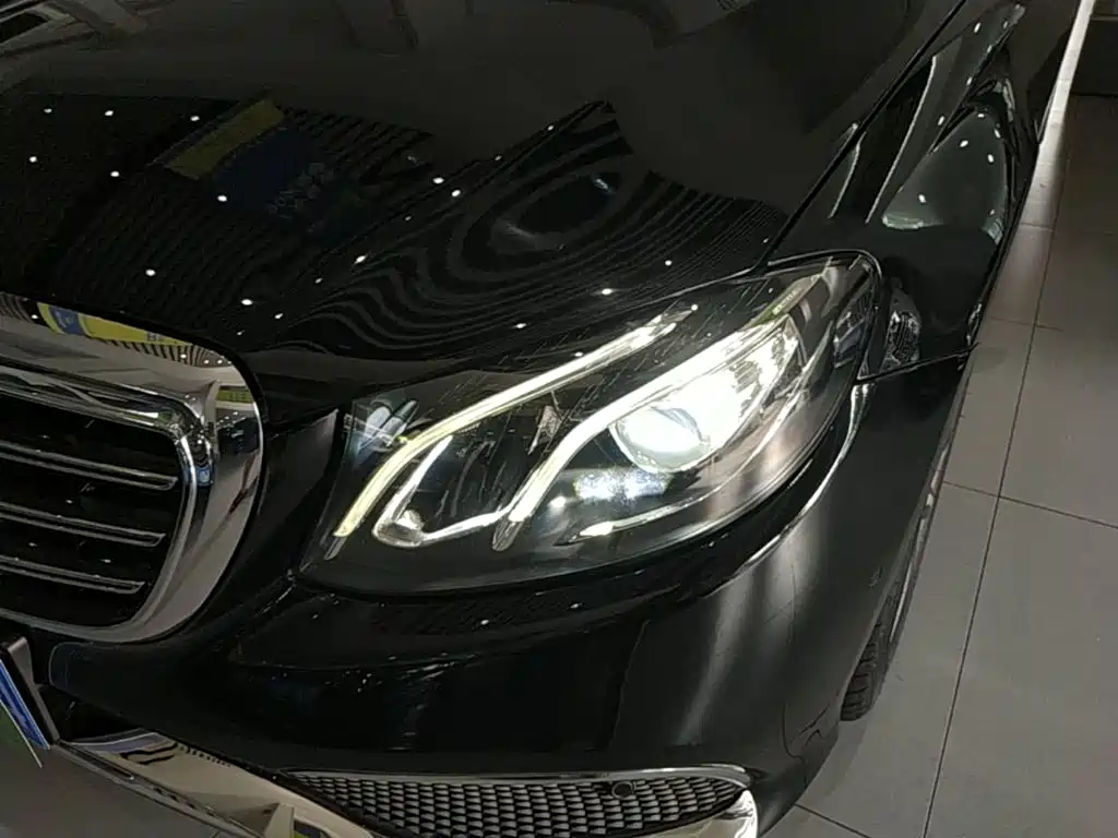 Mercedes-Benz E-Class — миниатюра 18