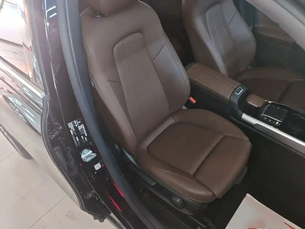 Mercedes-Benz GLB — миниатюра 25