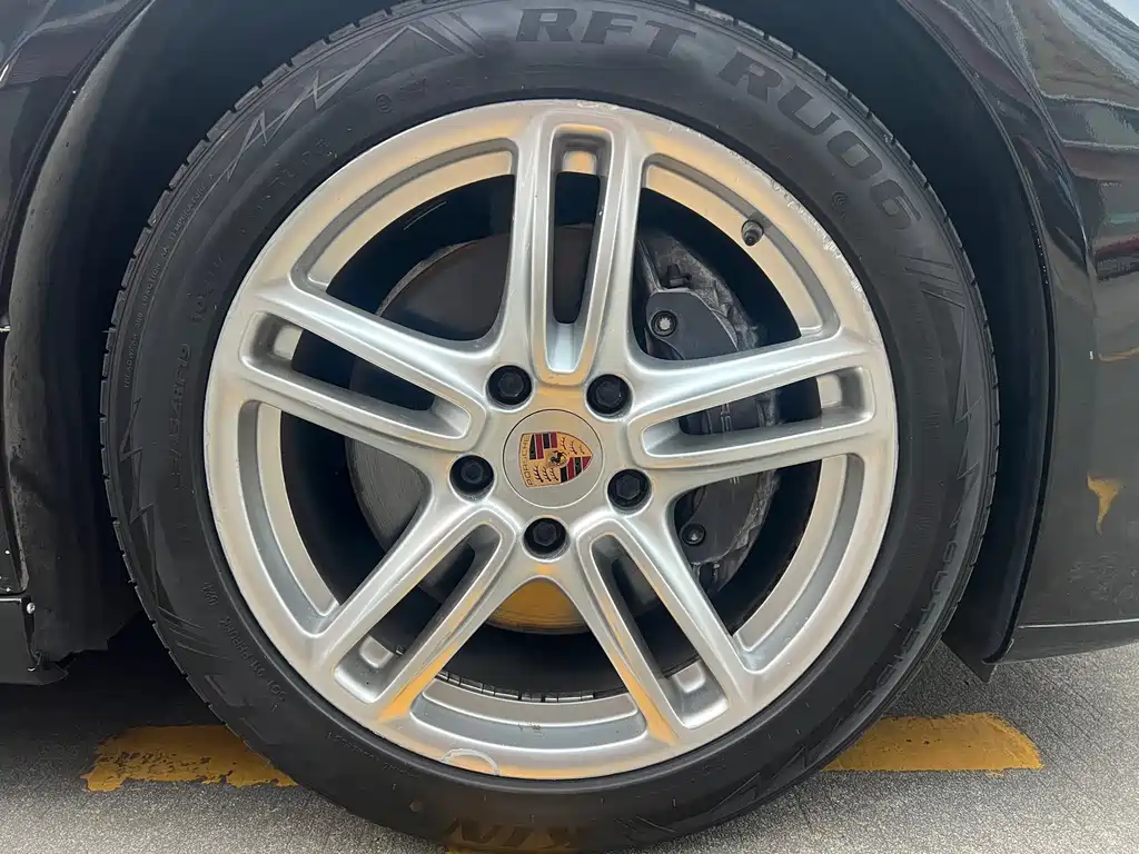 Porsche Panamera 2013 Panamera Platinum Edition 3.6L