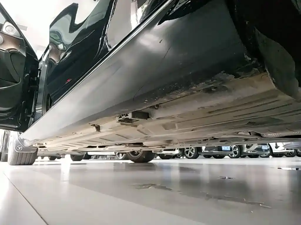 Mercedes-Benz E-Class — миниатюра 21