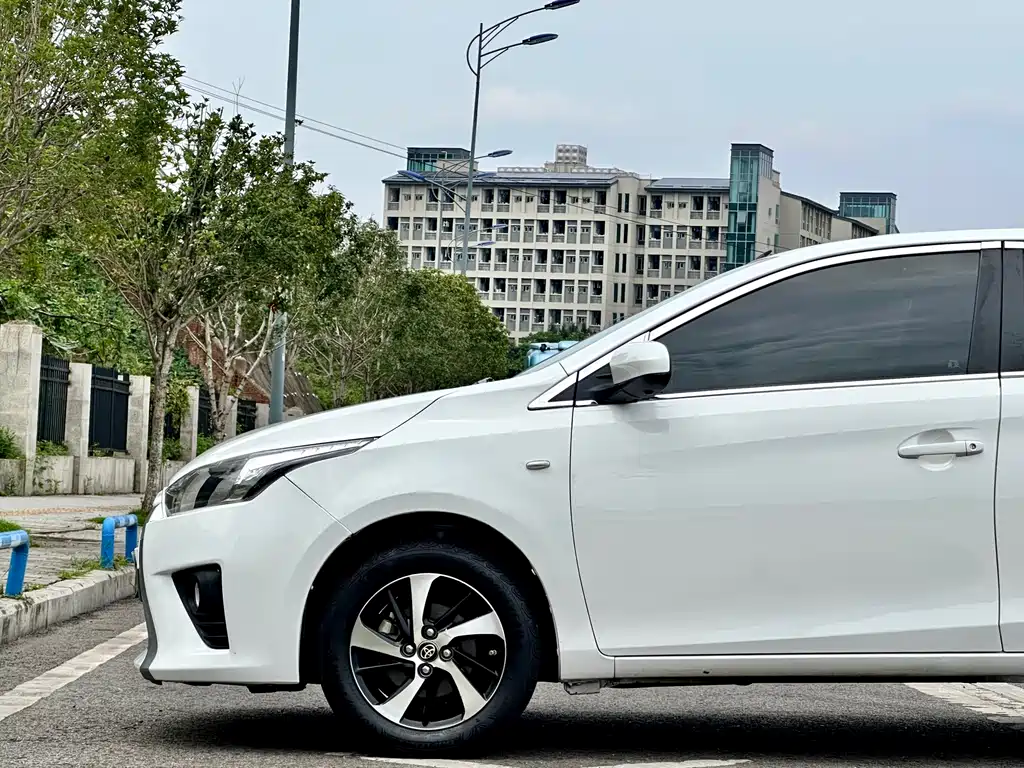 Toyota Yaris L Zhixuan YARiS L 2015 1.5E AT