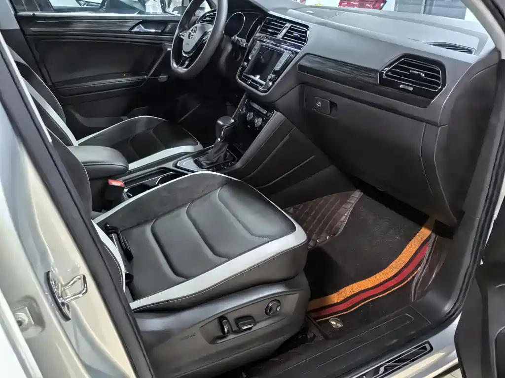 Volkswagen Tiguan L — миниатюра 12