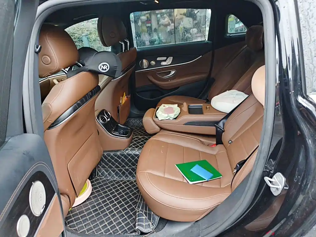 Mercedes-Benz E-Class — миниатюра 18