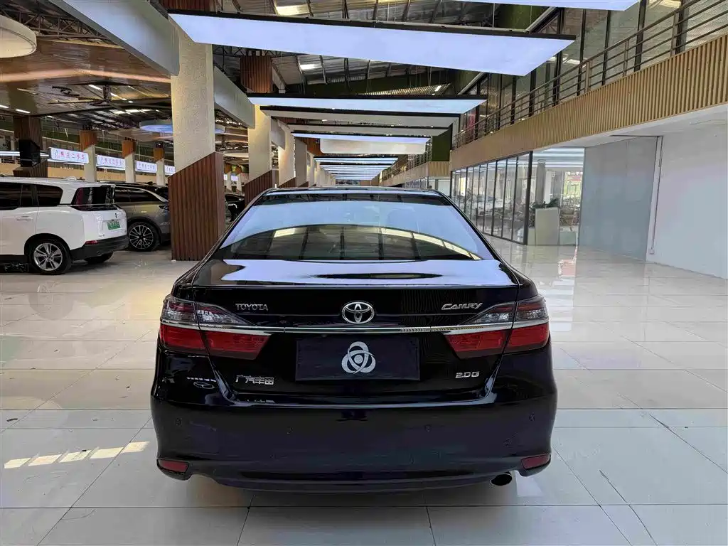 Toyota Camry — миниатюра 8