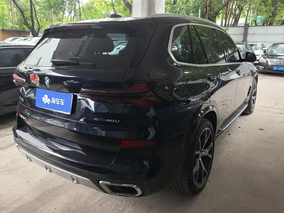 BMW X5 2023 xDrive 30Li Premium M Sport