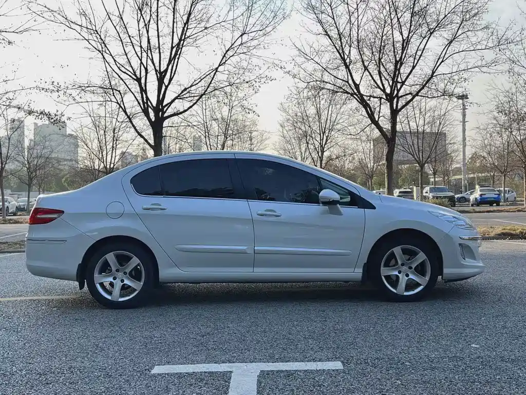 Peugeot 408 — миниатюра 9
