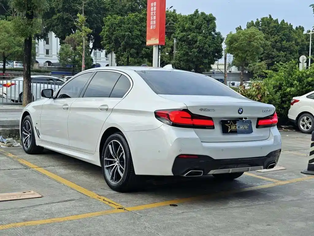 BMW 5 SERIES