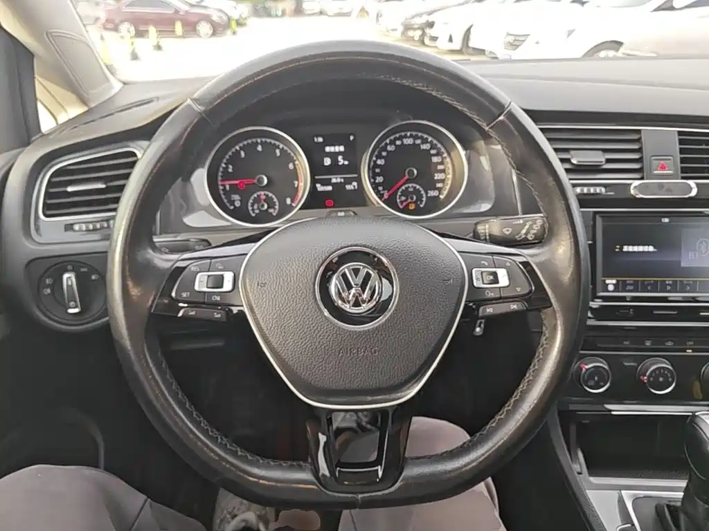 Volkswagen Golf — миниатюра 11
