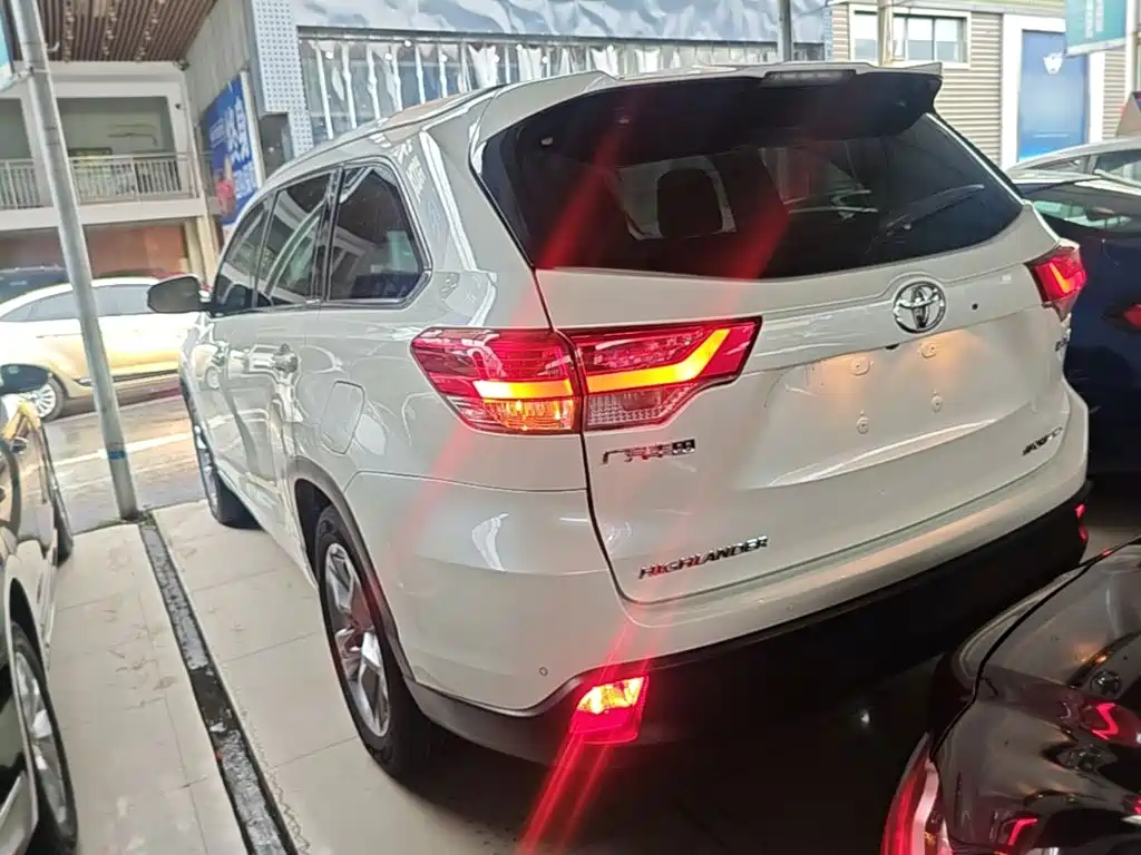 Toyota Highlander — миниатюра 5