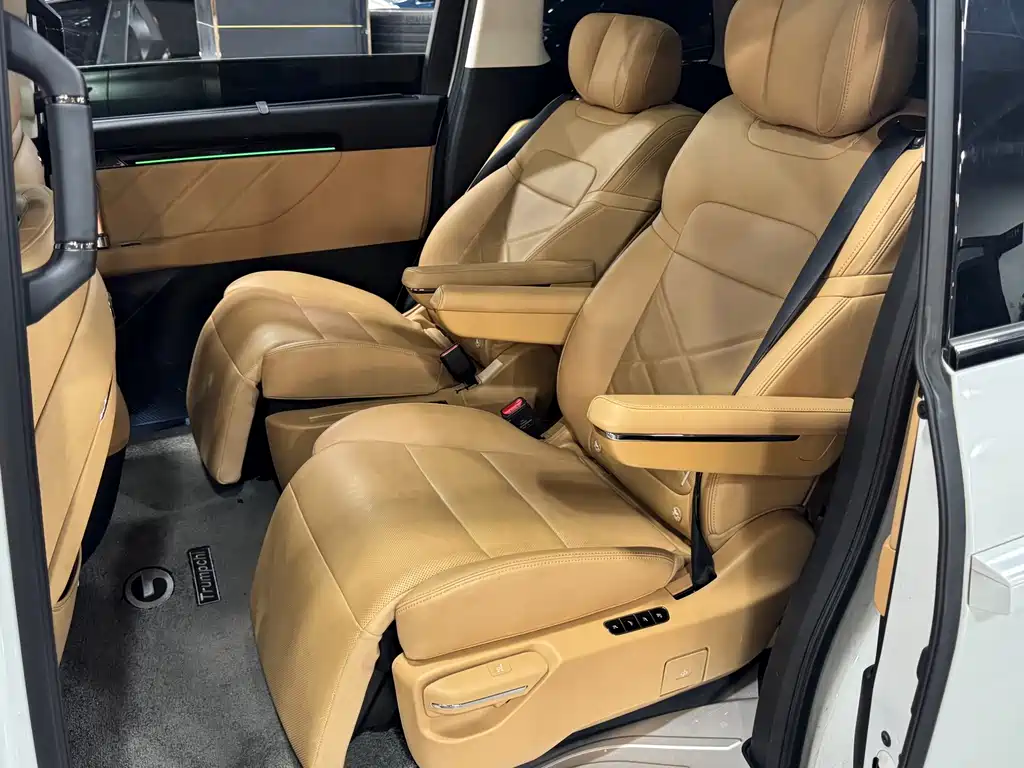 GAC Motor Trumpchi E8 PHEV — миниатюра 5