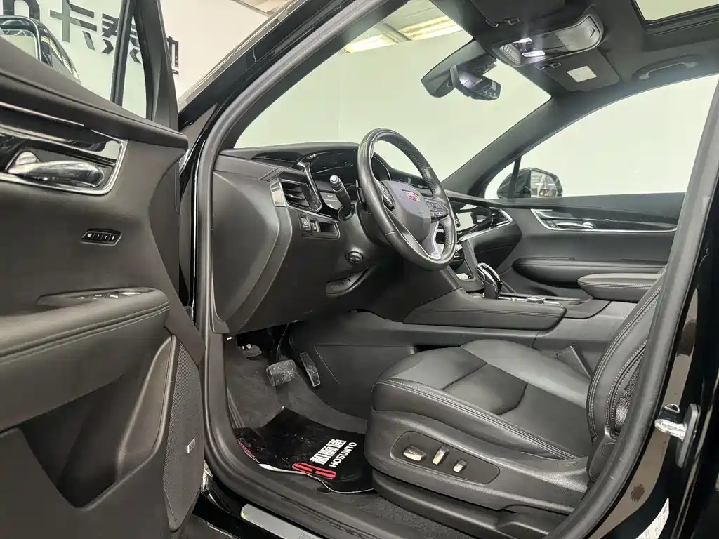 Cadillac XT6 2020 28T мест Luxury